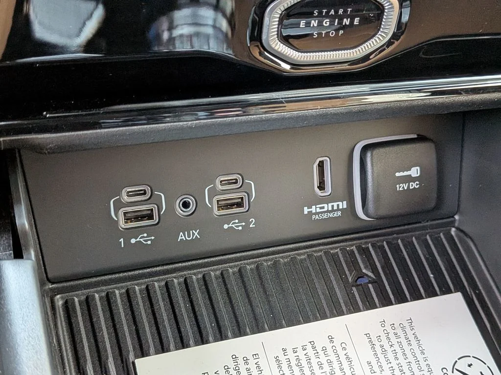 New 2026 Gray Jeep Summit image 35