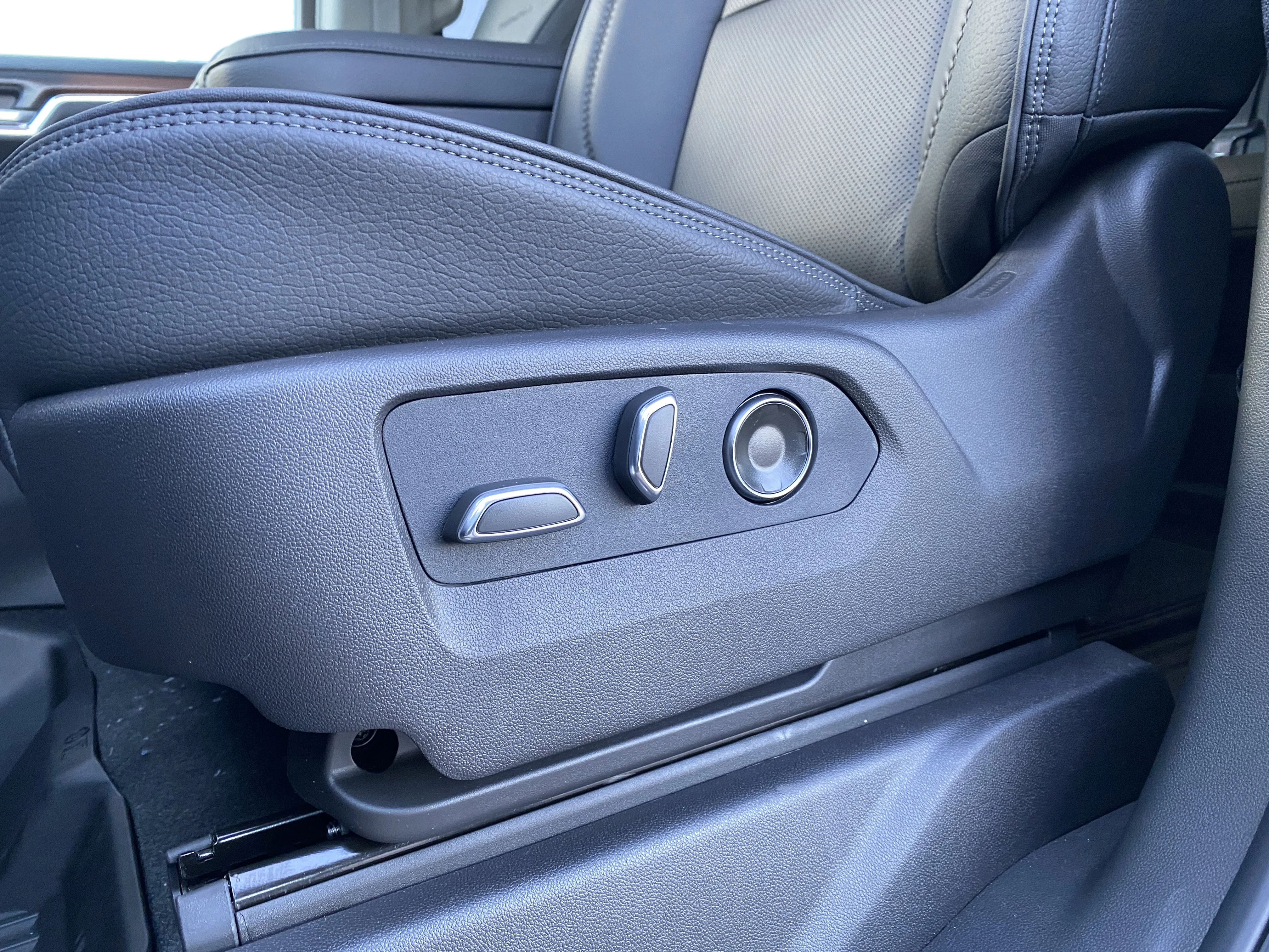 New 2026 ONYX BLACK GMC Denali image 28