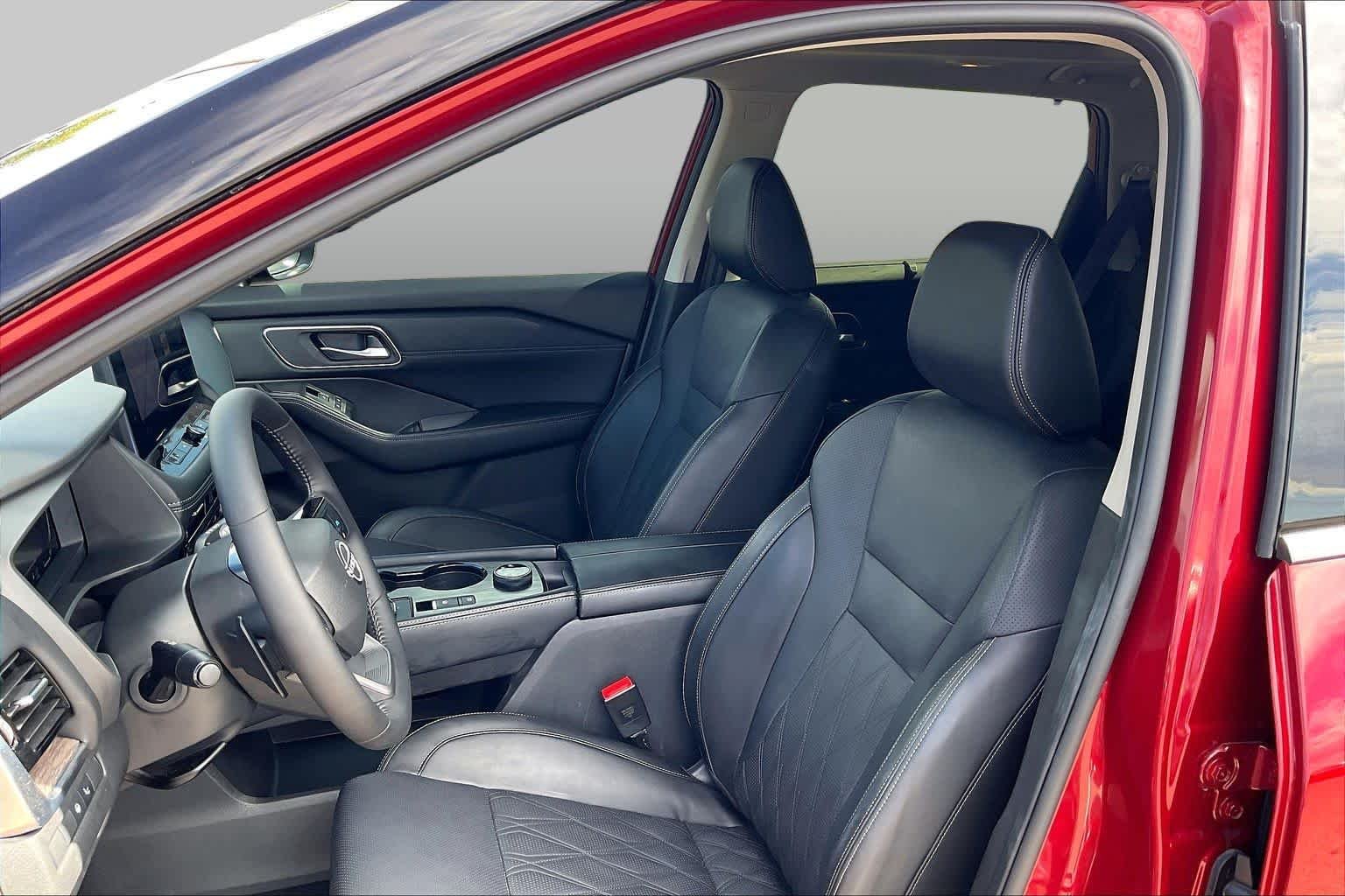 Used 2026 Scarlet Ember Tintcoat Nissan Platinum image 8