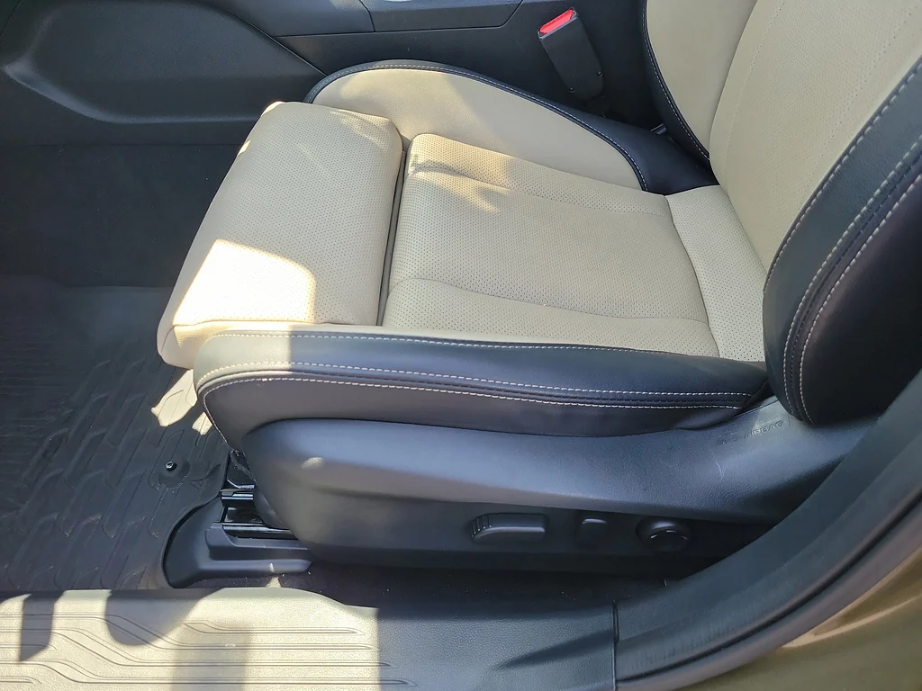 Used 2024 GREEN Subaru Limited image 16