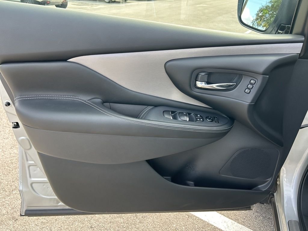 Used 2024 Silver Nissan SL image 19