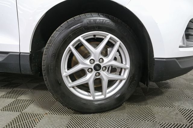 Used 2023 White Ford SEL image 15