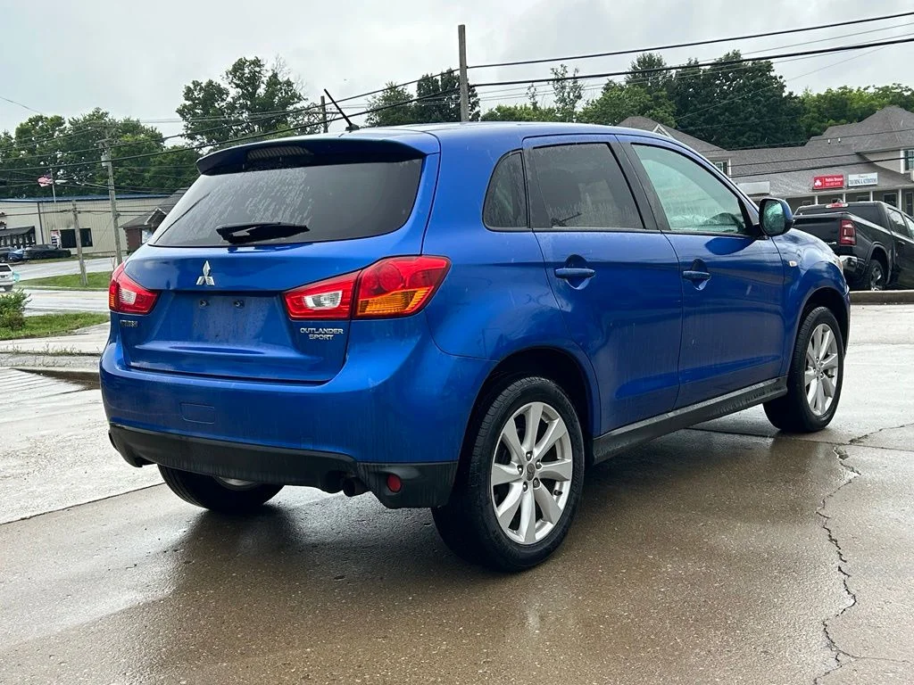 Used 2015  Mitsubishi ES image 6
