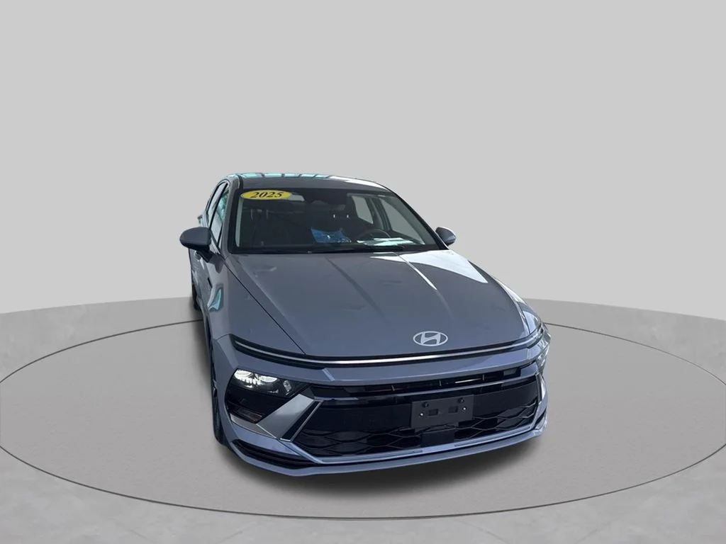Used 2025 Blue Hyundai SEL image 15