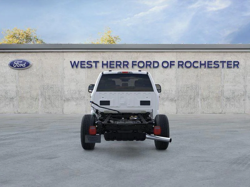 2026 Ford F-350 Super Duty Chassis Cab XLT - Photo 6