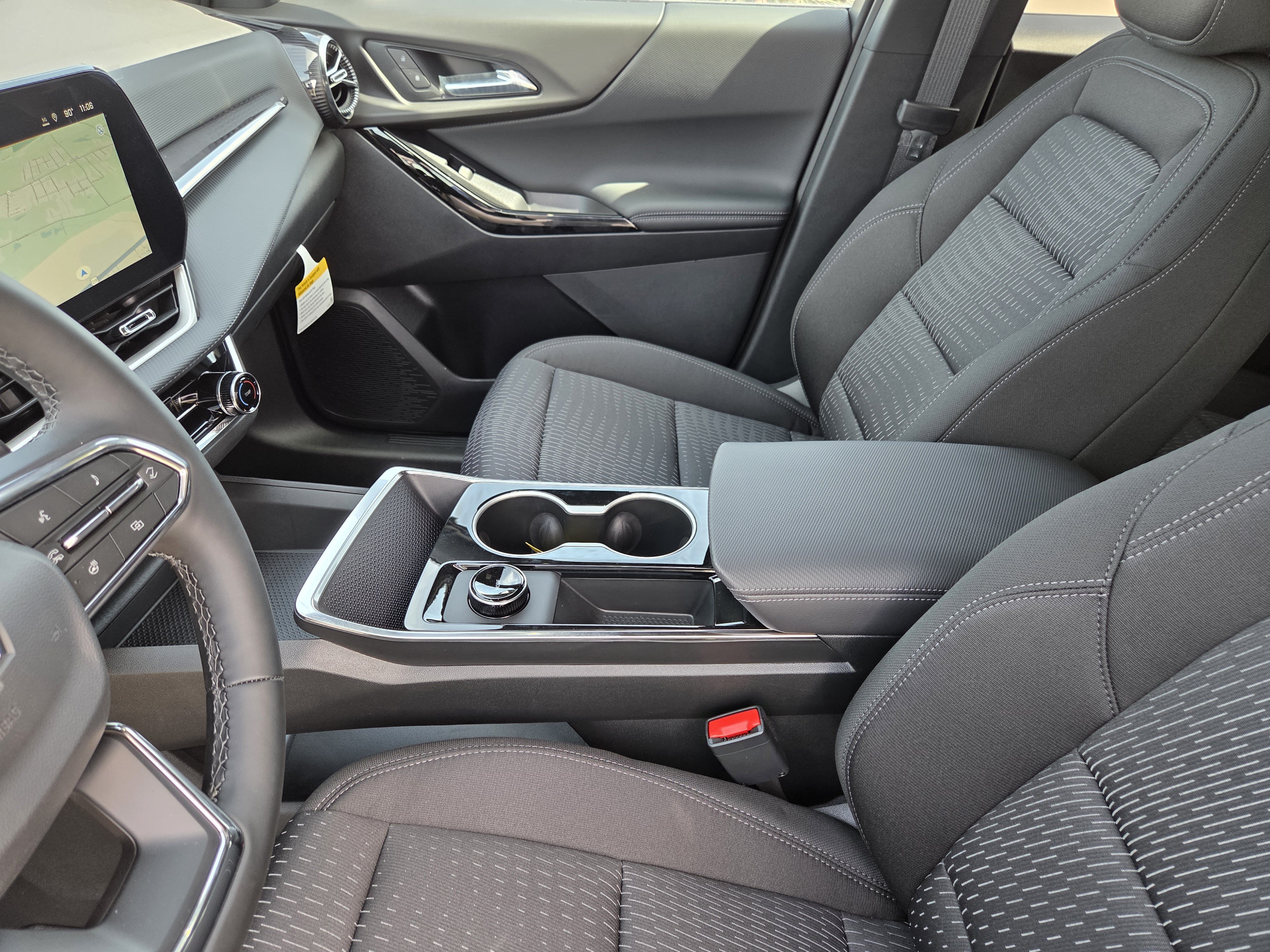 2027 Chevrolet Equinox LT - Photo 19