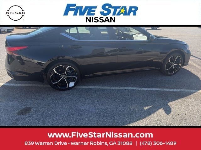 Used 2025 Black Nissan 2.5 SR image 12