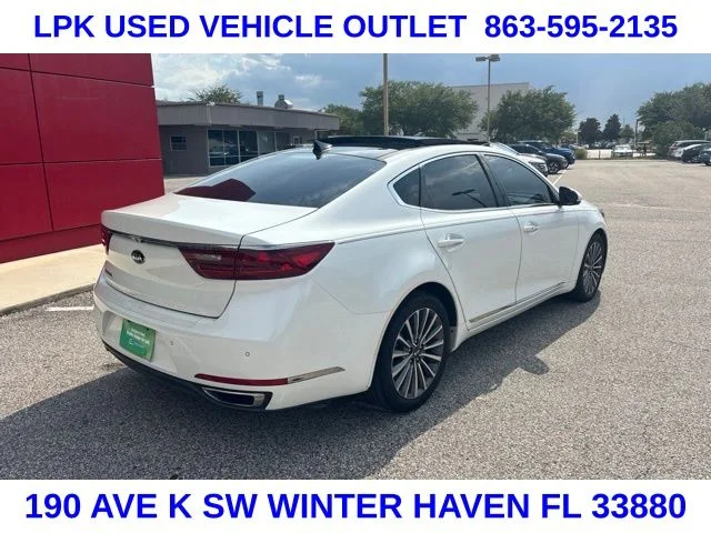 Used 2017 White Kia Technology image 3