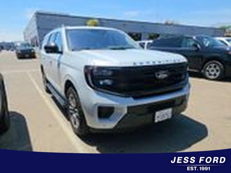 Used 2025 Space Silver Metallic Ford Active image 2