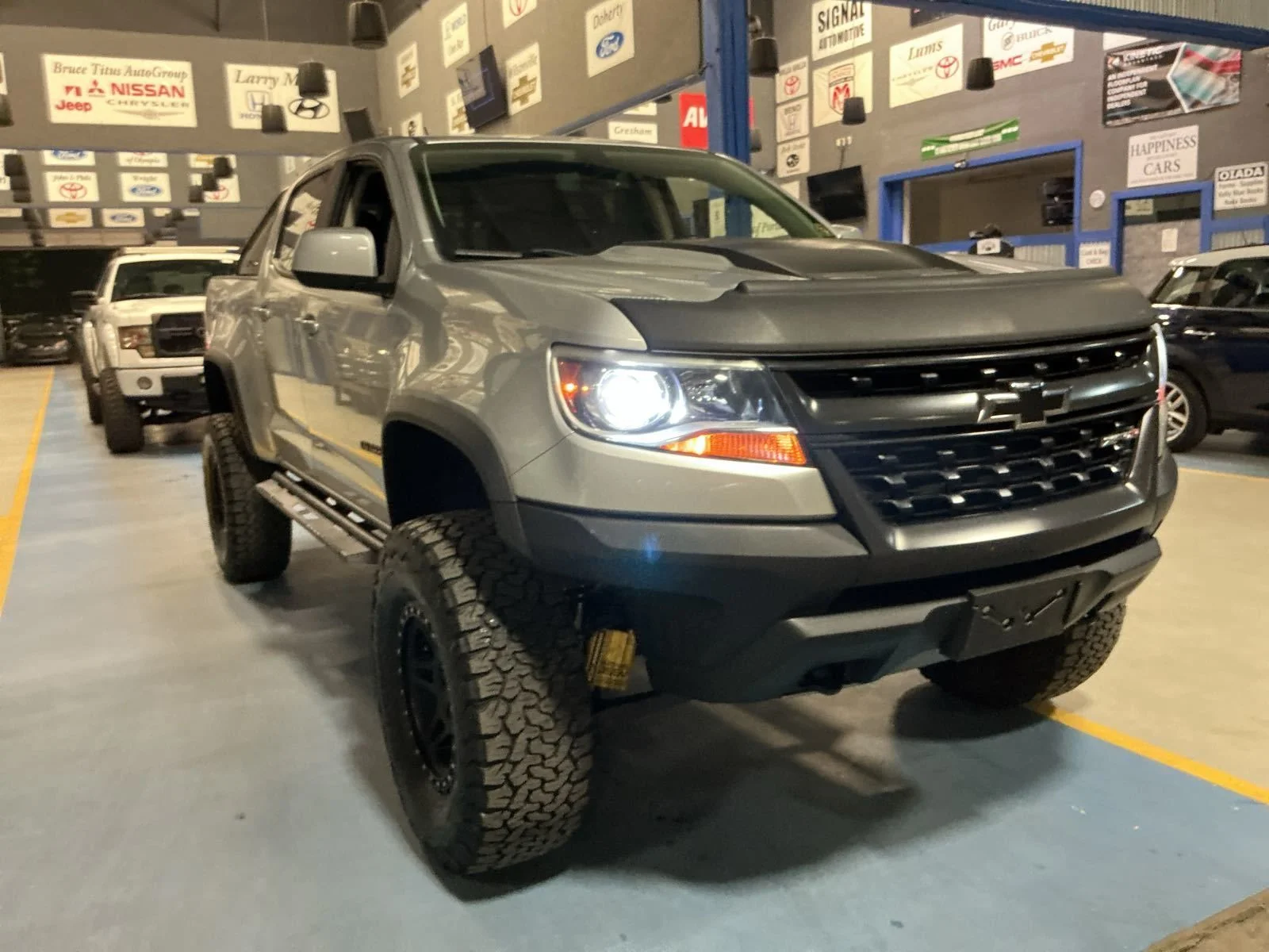 Used 2018 Silver Chevrolet ZR2 image 2