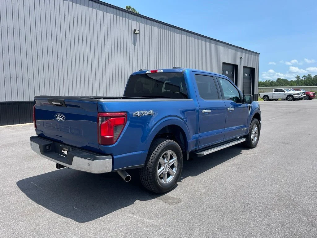 Used 2024 Blue Ford XLT image 4