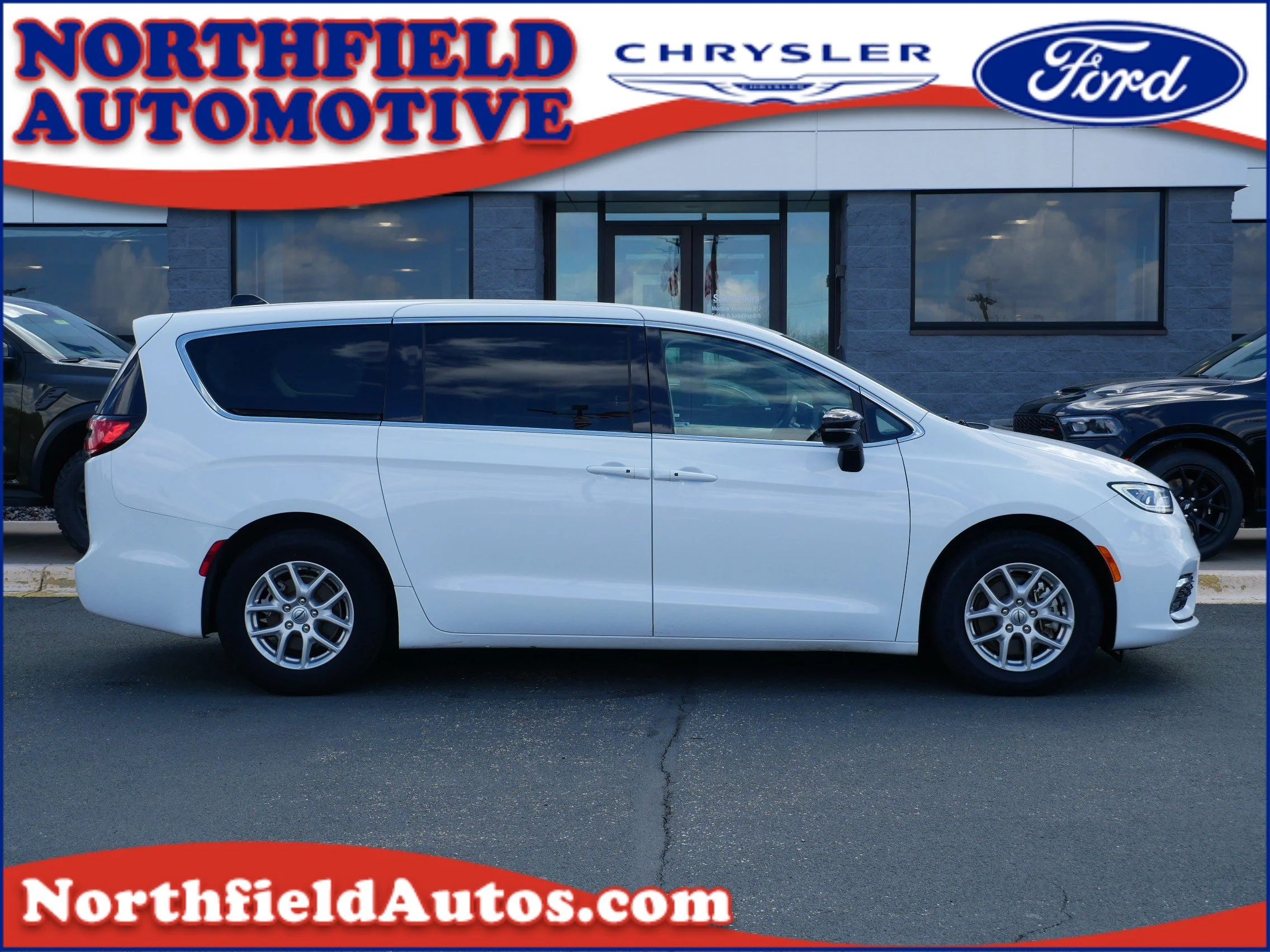 2024 Chrysler Pacifica Touring L