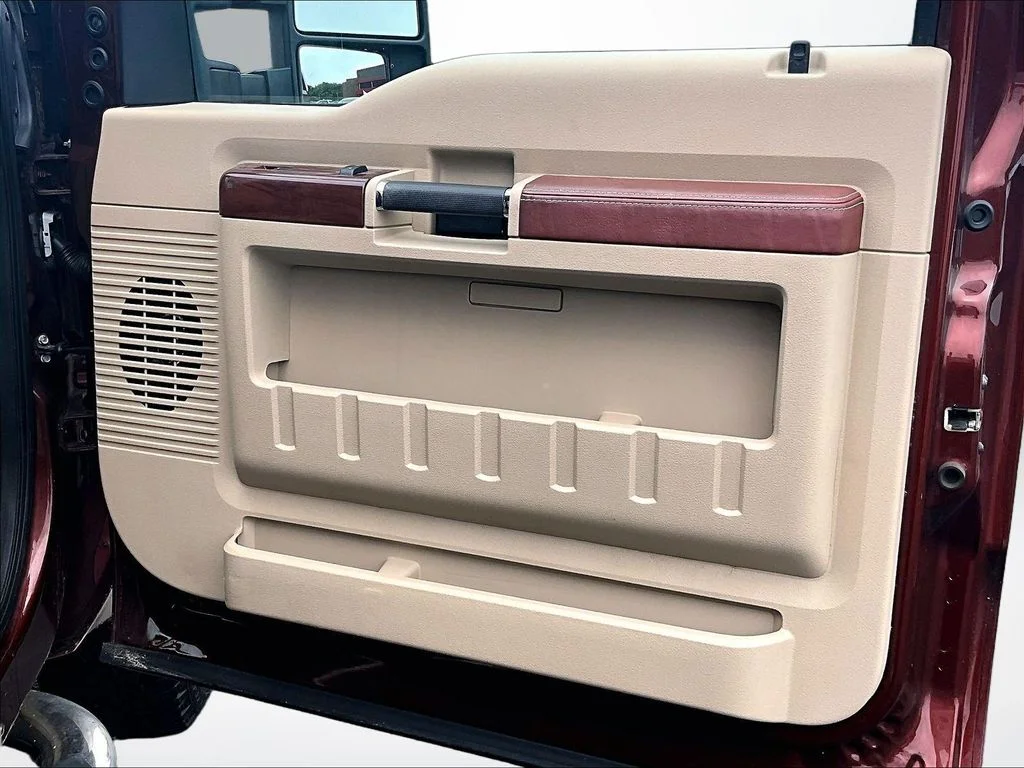 Used 2008 Red Ford  image 23