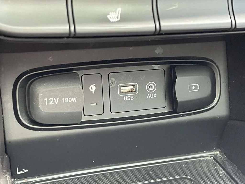 Used 2020 Black Hyundai SEL image 30