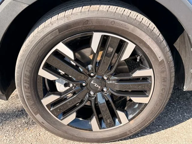 Certified Used 2025 Midnight Kia SX-Prestige image 10