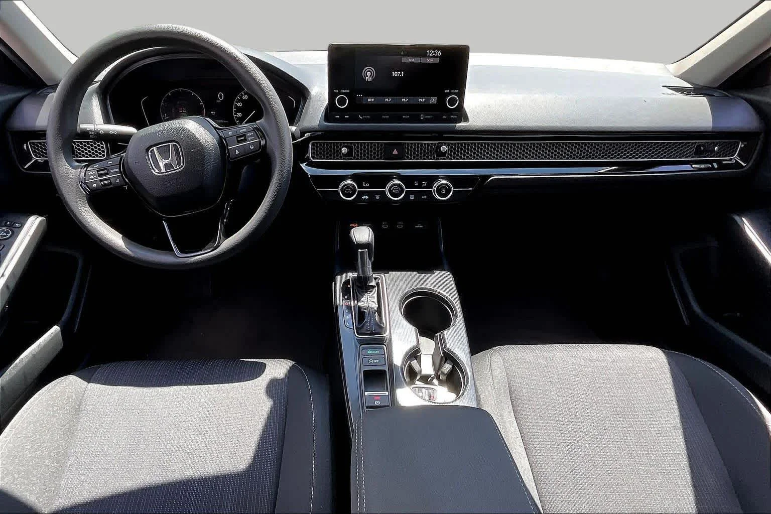 Used 2025 Platinum White Pearl Honda LX image 15