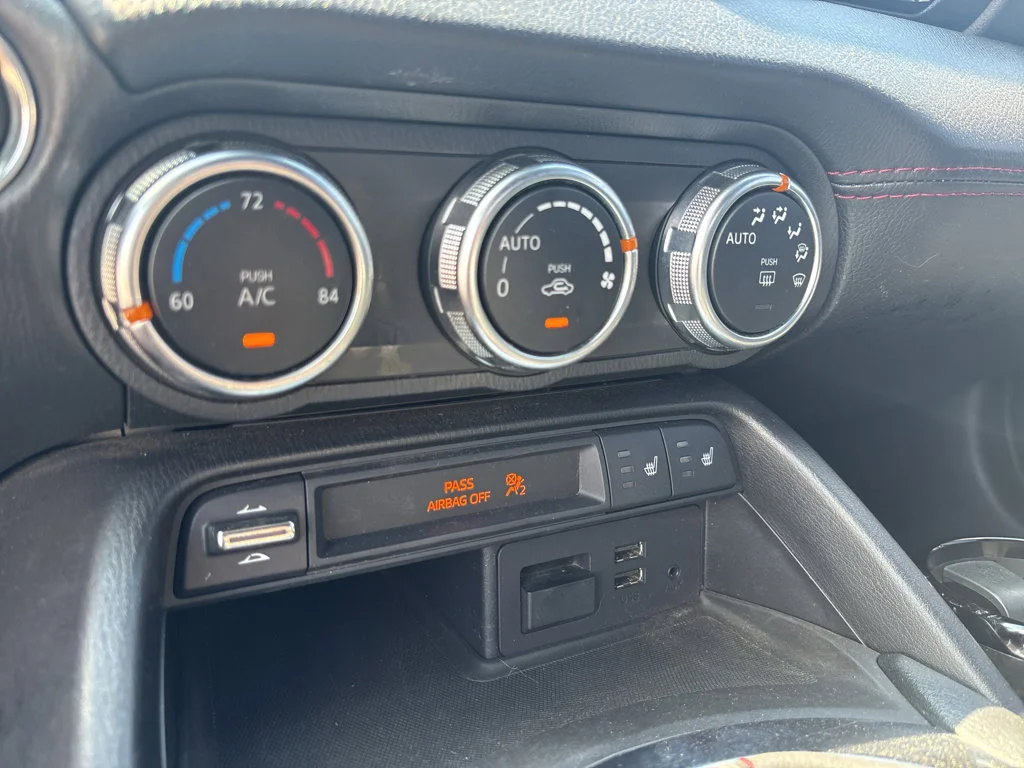 Used 2018 Black Mazda Grand Touring image 19