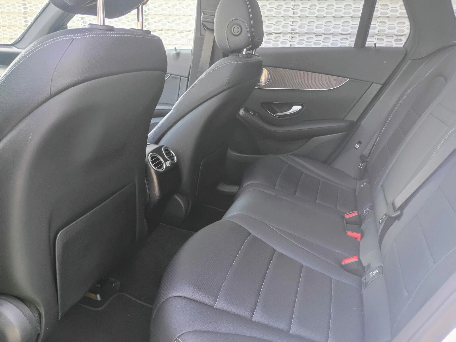 Used 2017 Polar White Mercedes-Benz GLC 300 image 7