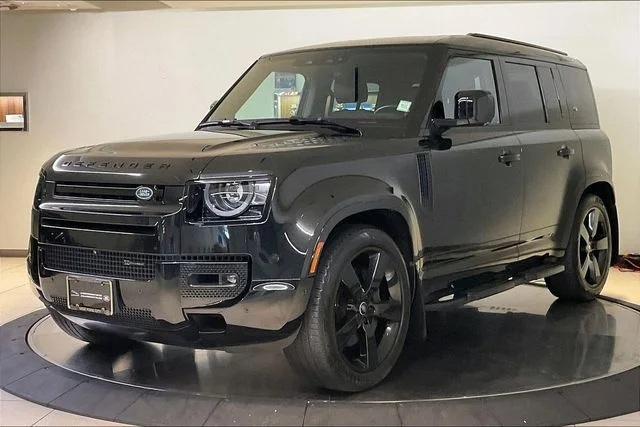 Certified Used 2023 Black Land Rover X-Dynamic SE image 1