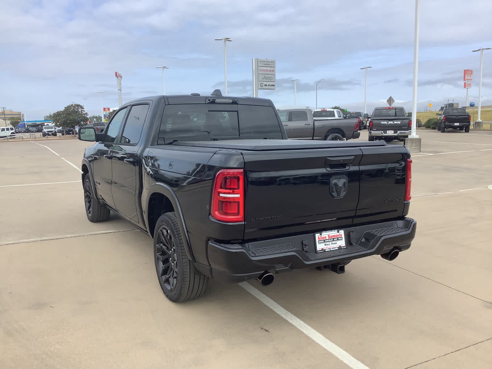 2026 RAM 1500 Limited - Photo 11