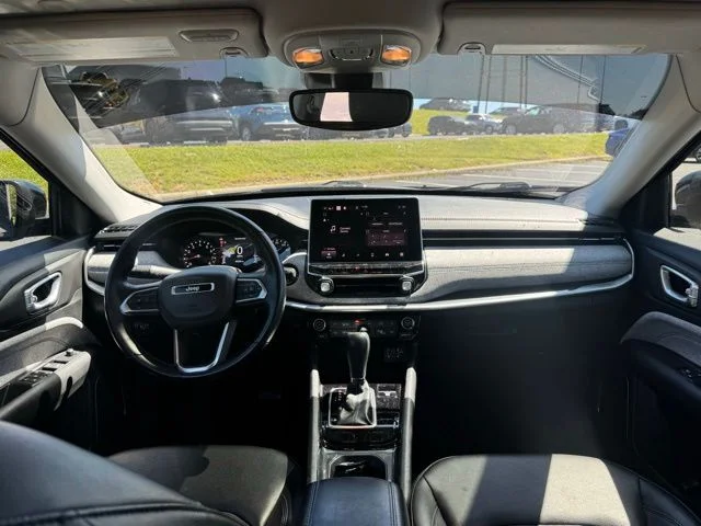 Used 2022 Diamond Black Jeep Latitude image 16