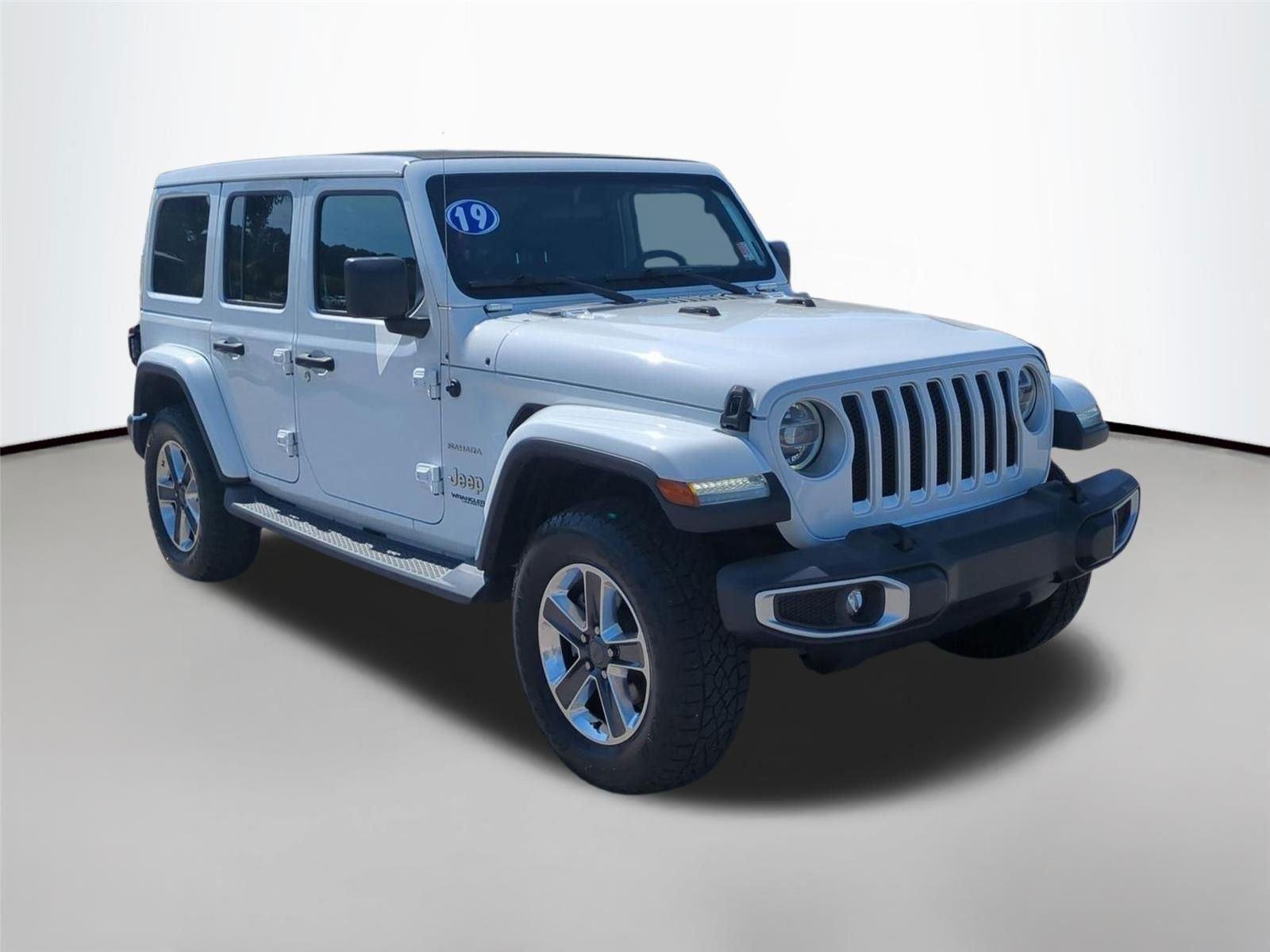 Used 2019 Bright White Clearcoat Jeep Sahara image 7