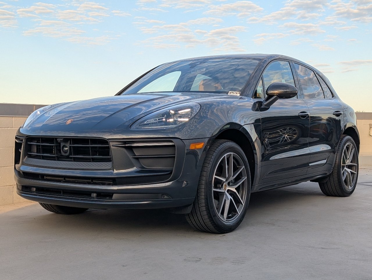 2025 Porsche Macan Base