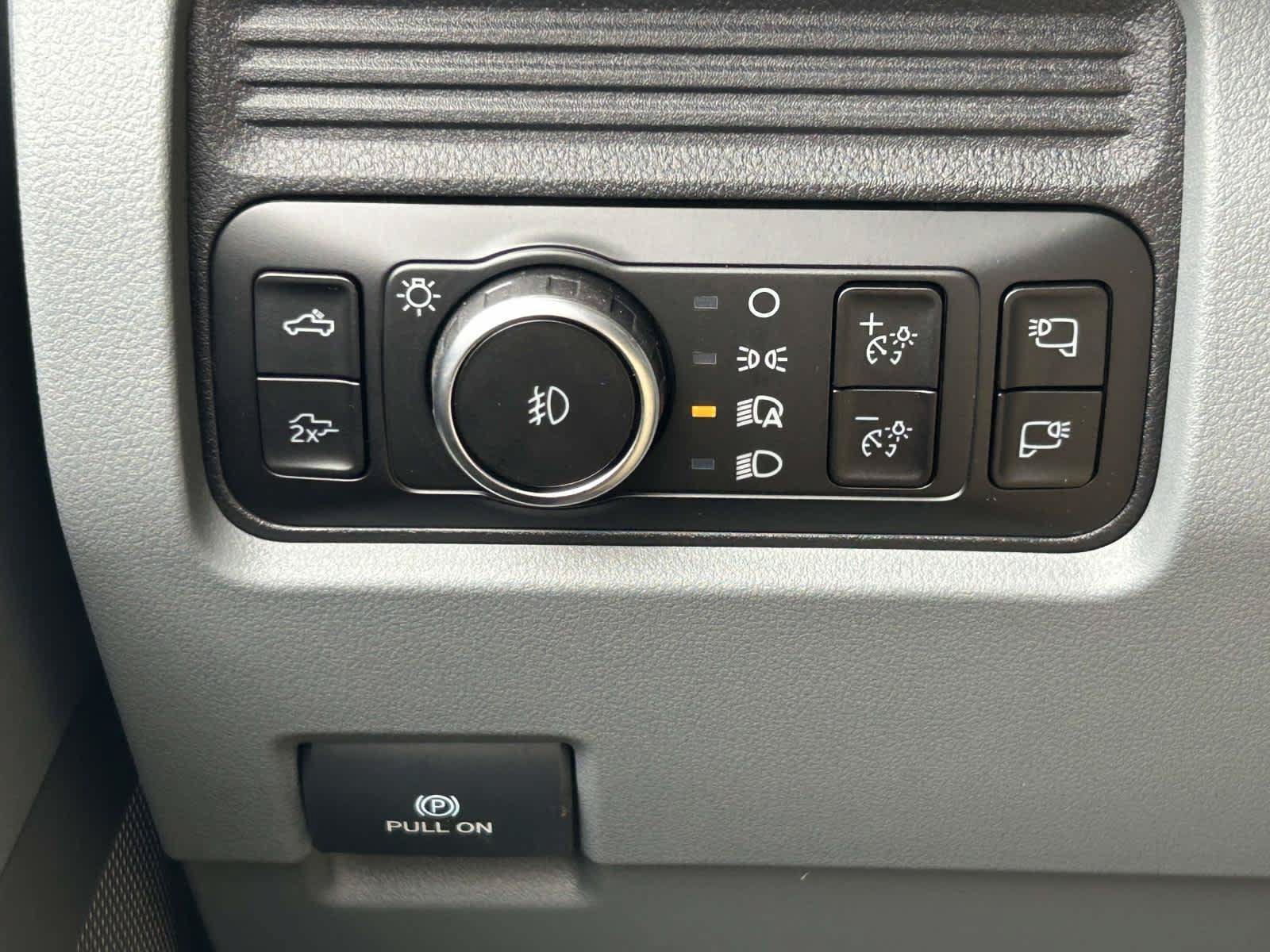 New 2027 Carbonized Gray Ford  image 36