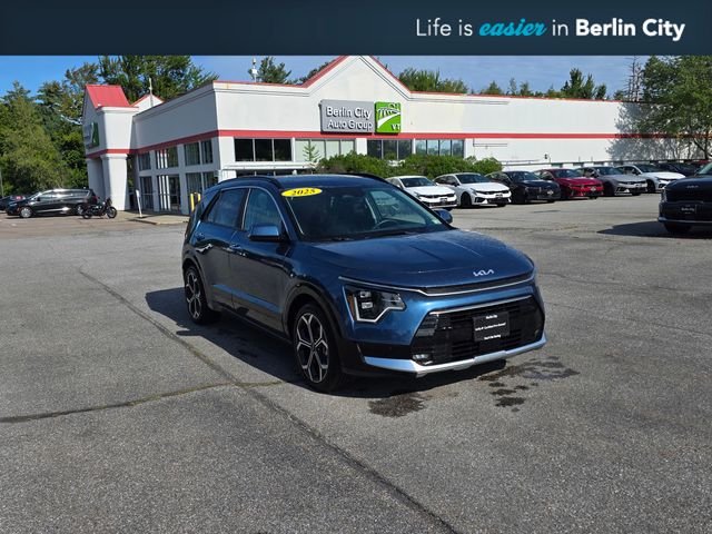 Used 2025 Mineral Blue Kia SX image 1