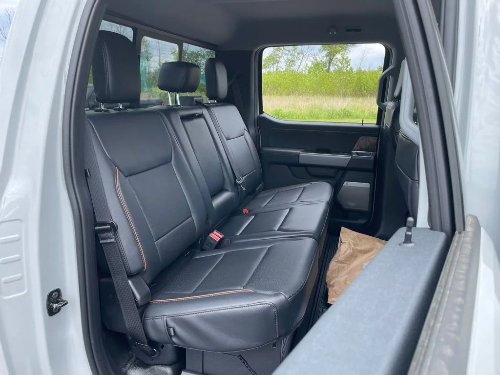 New 2026 Avalanche Gray Ford F-450® LARIAT® image 32