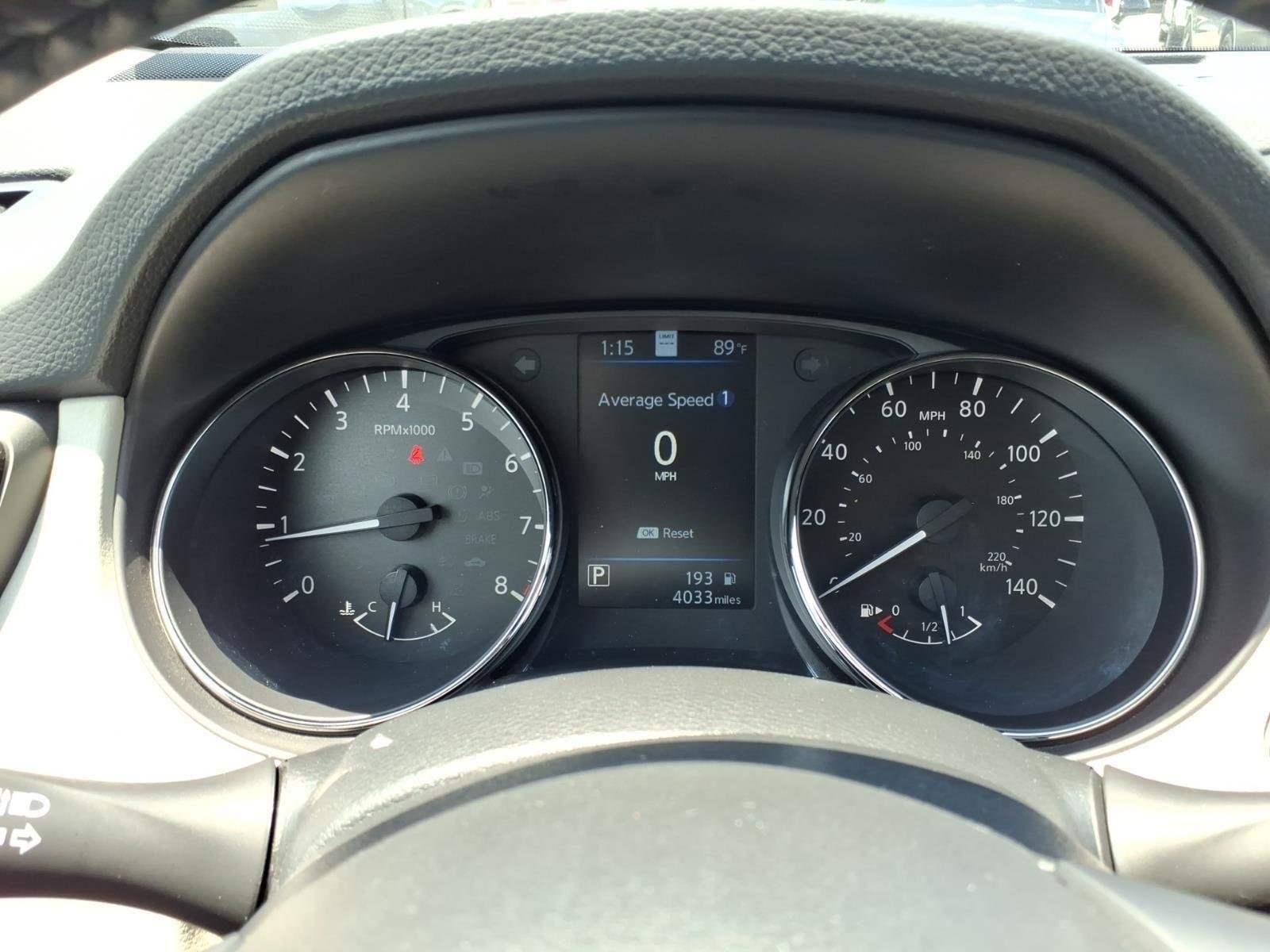 Used 2022 Pearl White Tricoat Nissan SL image 24