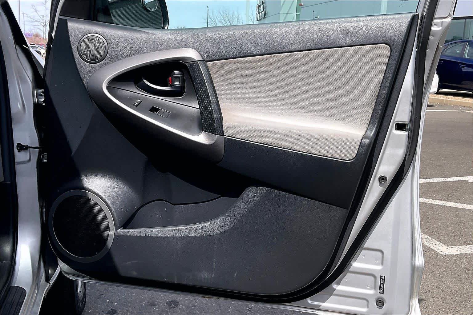 Used 2012 Classic Silver Metallic Toyota  image 23