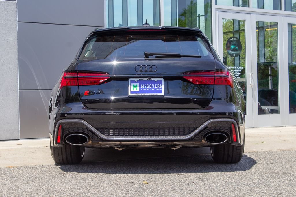Used 2024 Mythos Black Metallic Audi 4.0T image 9