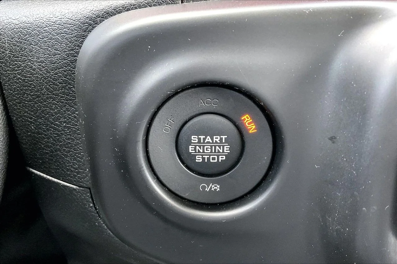 Certified Used 2018 White Jeep Rubicon image 27