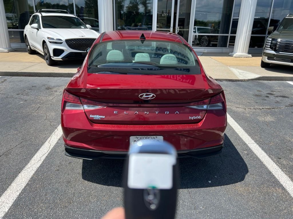 Used 2023 Red Hyundai Limited image 4