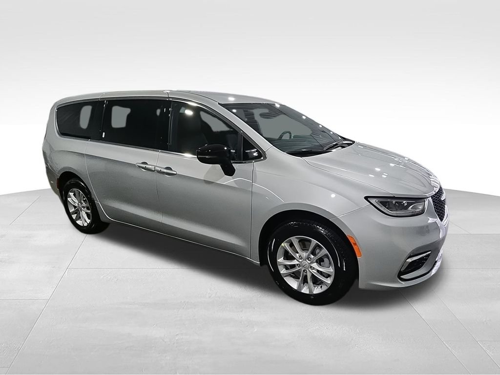 2026 Chrysler Pacifica Select - Photo 2