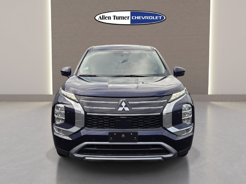 Used 2025 Blue Mitsubishi SE image 4
