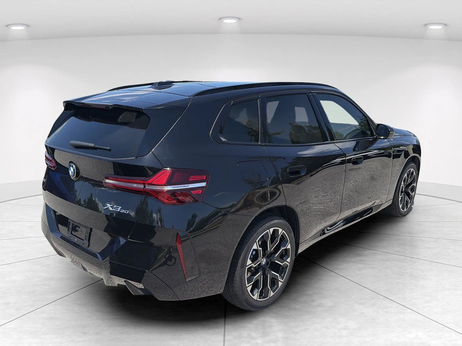 New 2025 Black Sapphire Metallic BMW 30 xDrive image 4