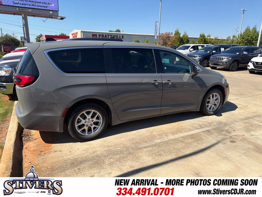 Used 2023 White Chrysler Touring L image 12
