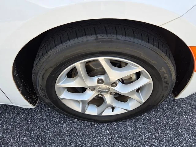 Used 2019 White Chrysler Touring Plus image 11