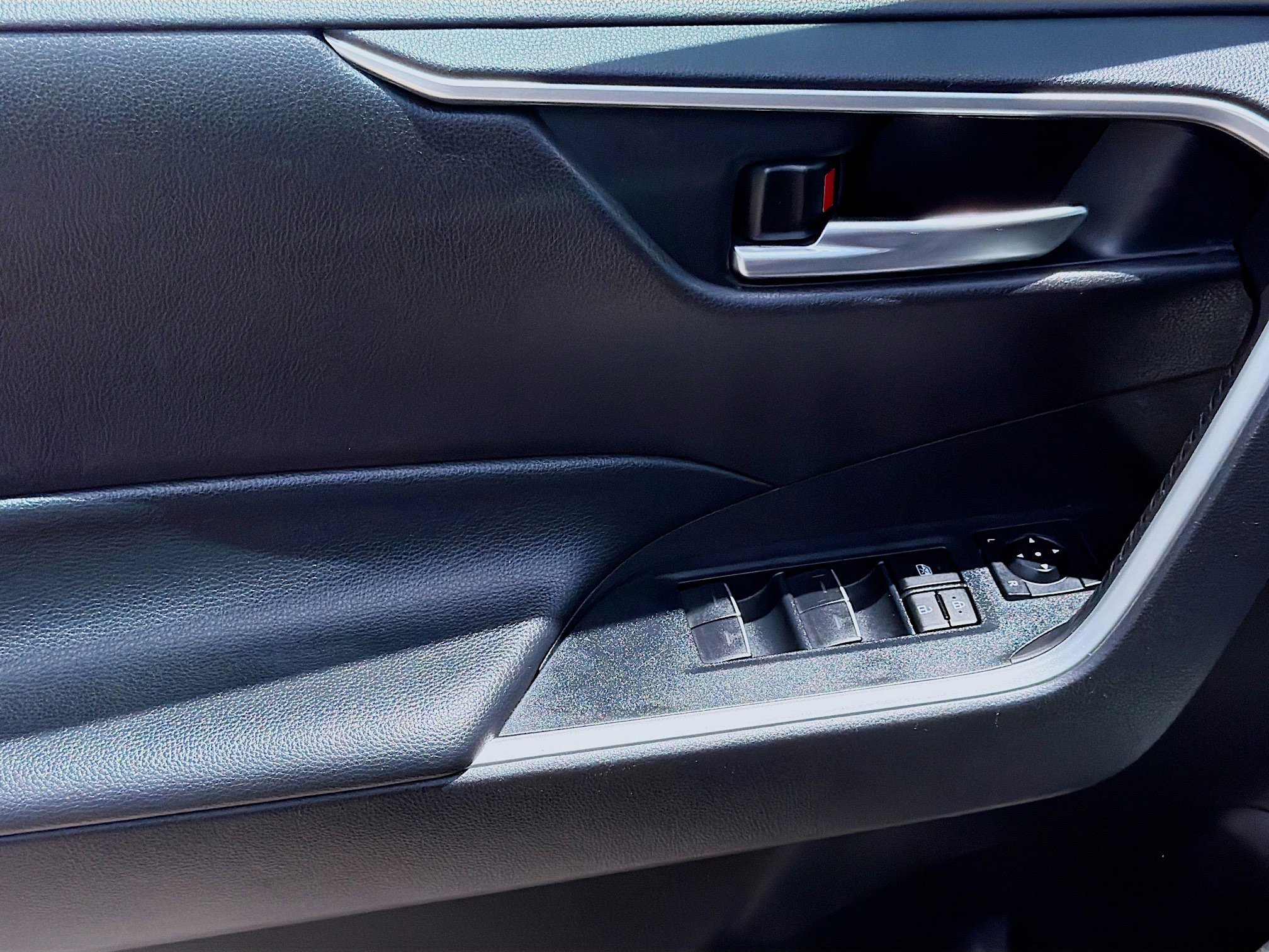 Used 2024 Silver Sky Metallic Toyota XLE image 14