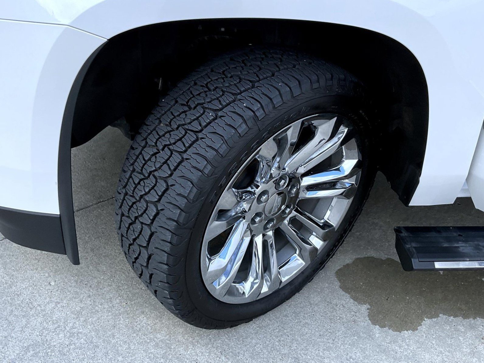 Used 2020 White Cadillac Platinum Edition image 26