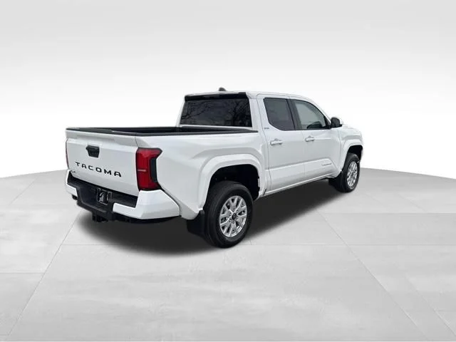 2026 Toyota Tacoma SR5 - Photo 6