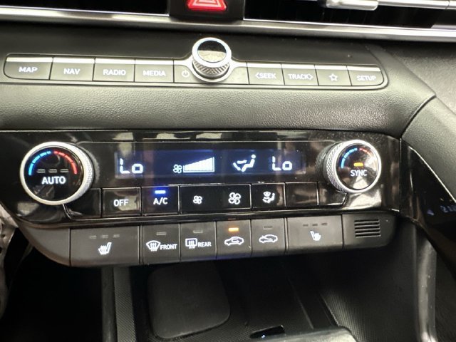 2024 Hyundai Elantra Limited - Photo 24