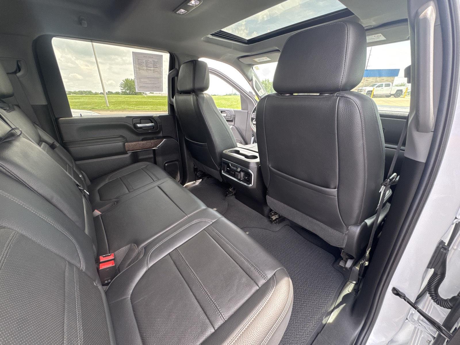 Used 2023 White Frost Tricoat GMC Denali image 14