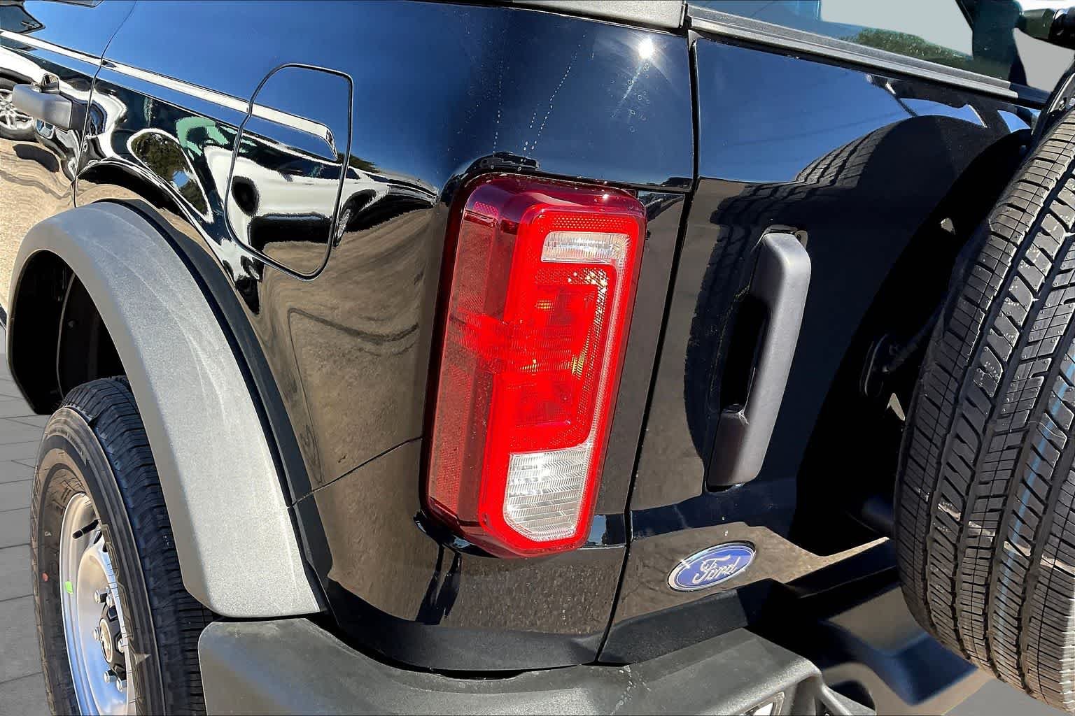 2025 Ford Bronco 4-Door Base - Photo 14