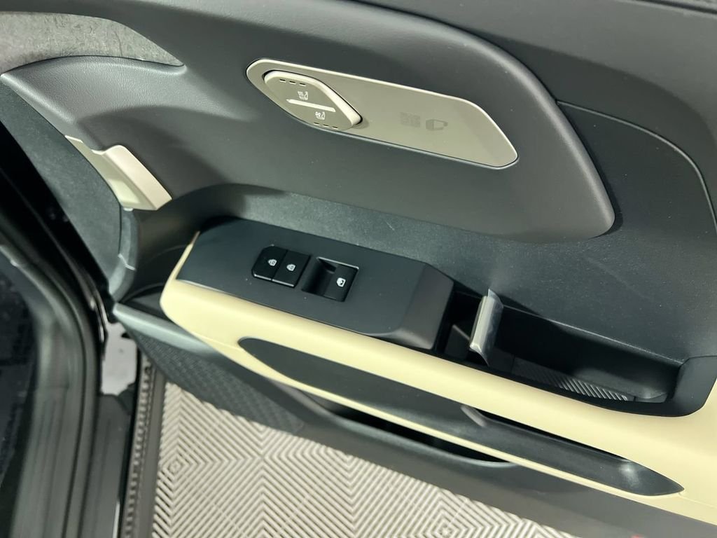 New 2027 Ebony Black Kia EX image 30