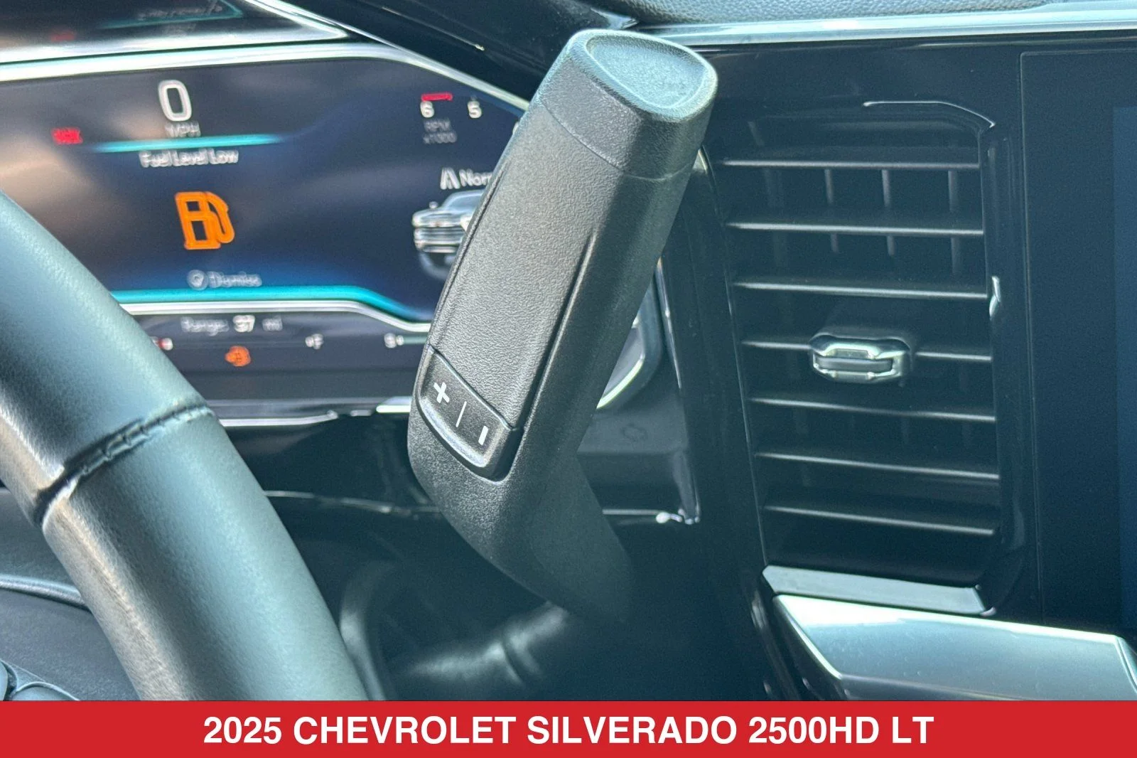Used 2025 White Chevrolet LT image 22
