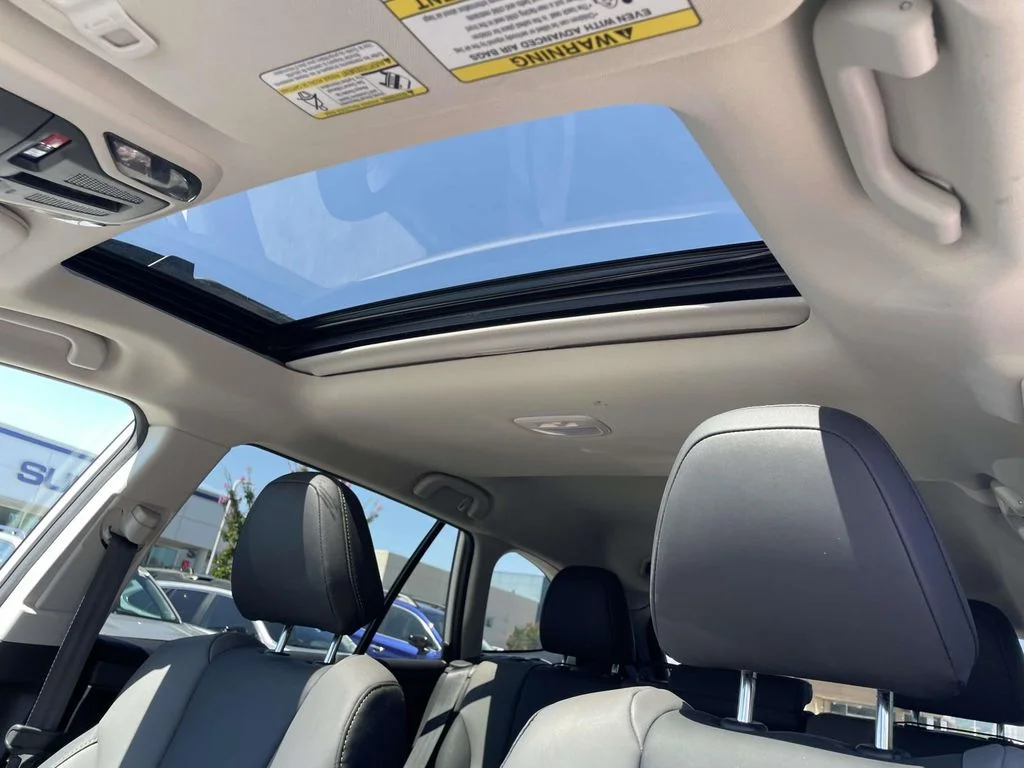 Used 2023 Crystal White Pearl Subaru Onyx Edition image 9
