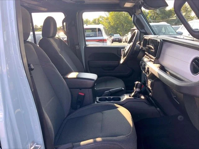 Used 2024 Gray Jeep Sport S image 17